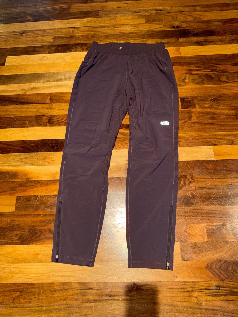 REI hiking/running pants NWOT Plum color size small